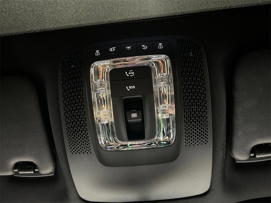 Used 2022 Mercedes-Benz EQB 300 4MATIC image 37