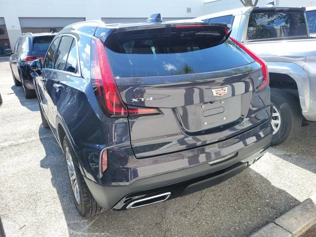 Used 2025 Cadillac XT4 Premium Luxury FWD image 4