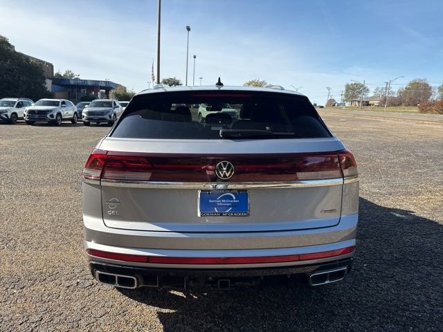 Used 2024 Volkswagen Atlas Cross Sport SEL R-Line image 5