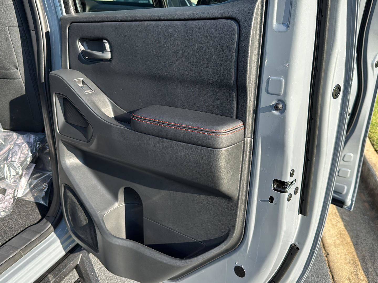 New 2026 Nissan Frontier PRO-4X w/ Pro-4x Convenience Package image 13