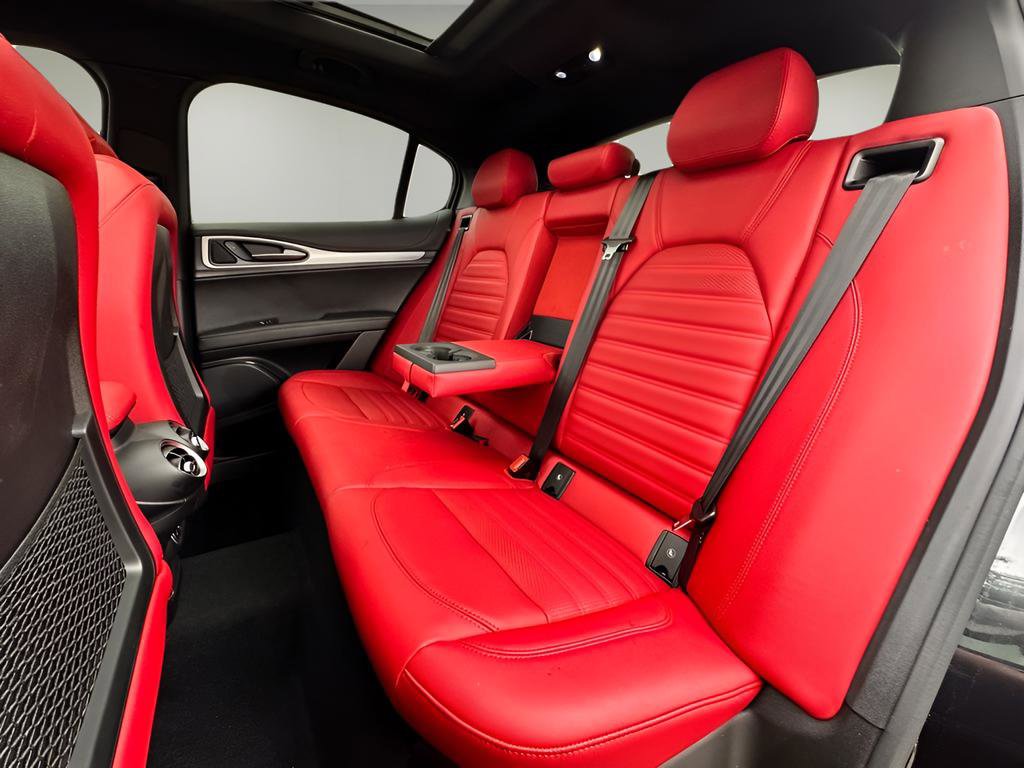 Used 2025 Alfa Romeo Stelvio Sprint image 20