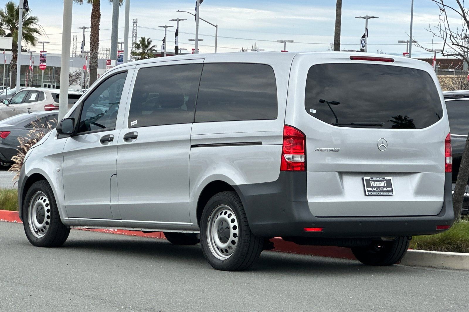 Used 2016 Mercedes-Benz Metris Passenger image 6