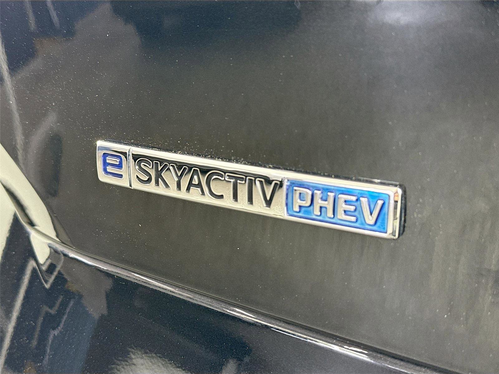 Certified 2025 MAZDA CX-70 Plug-In Hybrid w/ Premium Plus AWD/4WD image 15