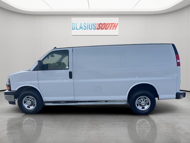 Used 2024 Chevrolet Express 2500 w/ Driver Convenience Package RWD image 6