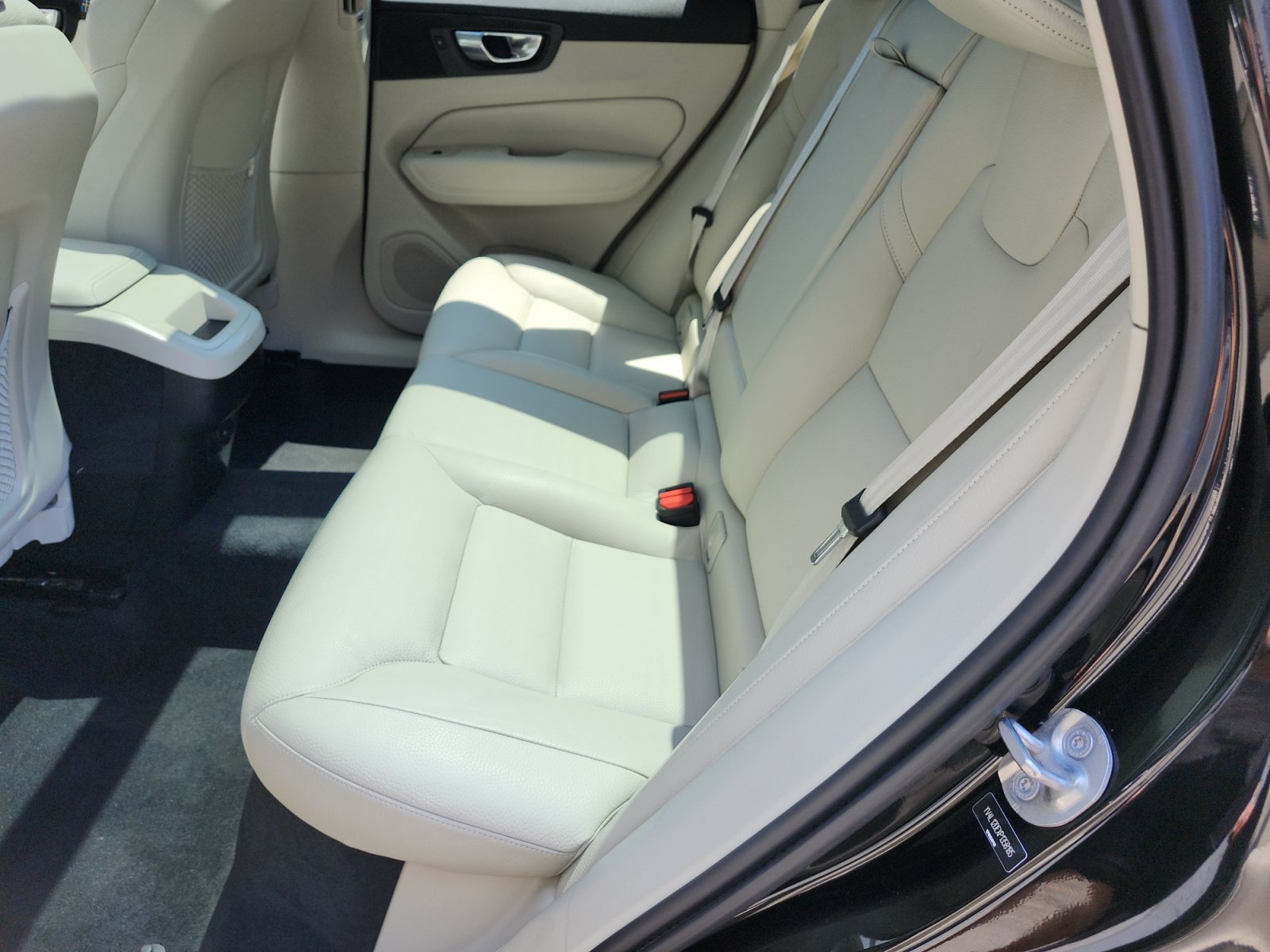 Used 2023 Volvo XC60 B5 Plus FWD image 13