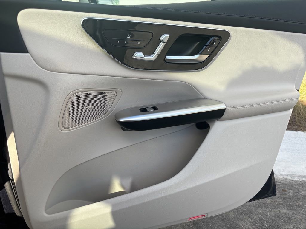 Used 2024 Mercedes-Benz GLC 300 image 25