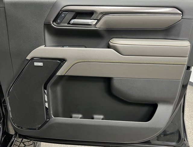 Used 2024 Chevrolet Silverado 2500 ZR2 w/ Technology Package image 59