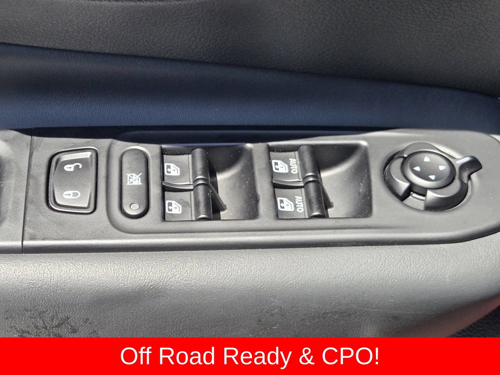 Used 2023 Jeep Renegade Trailhawk AWD/4WD image 28