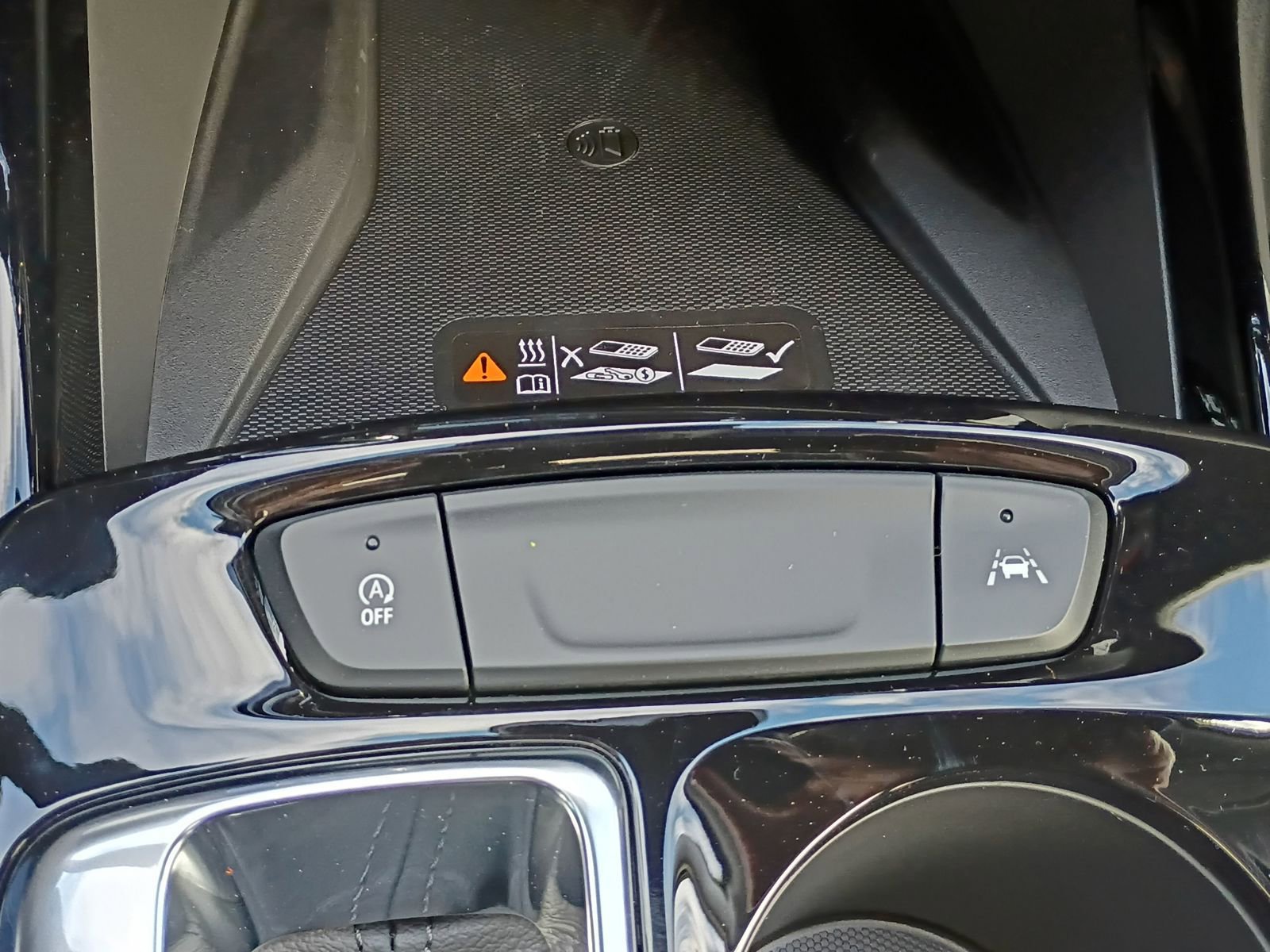 New 2026 Chevrolet Trax LT w/ Sunroof Package image 31