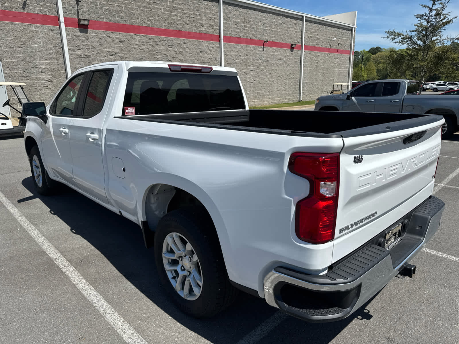 Used 2024 Chevrolet Silverado 1500 LT image 3