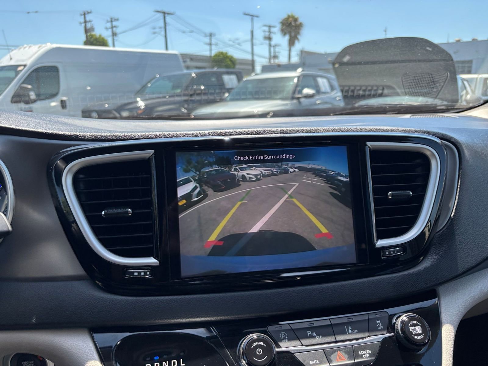 Used 2023 Chrysler Pacifica Touring-L FWD image 24
