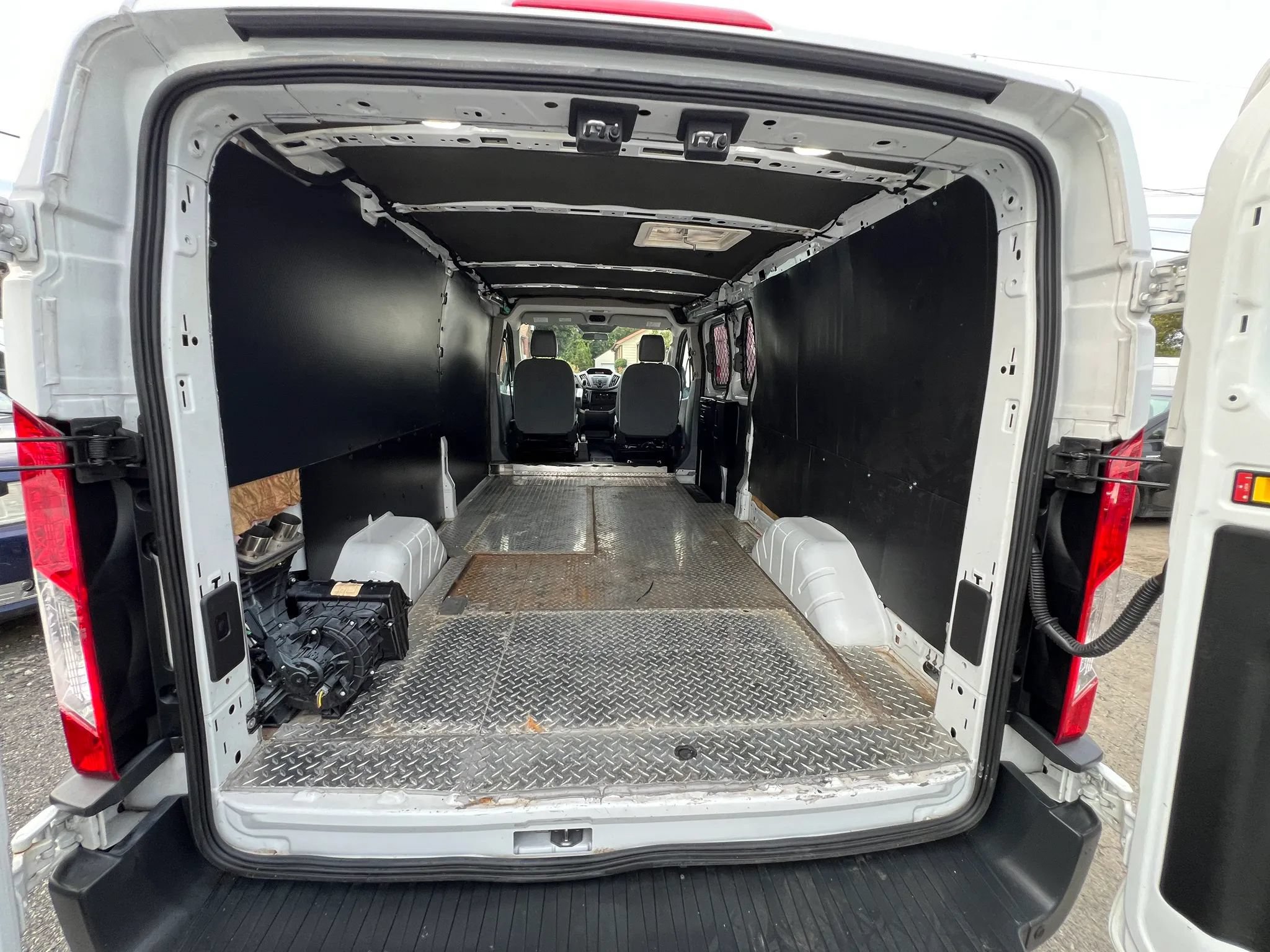 Used 2018 Ford Transit 250 148 Low Roof RWD image 24