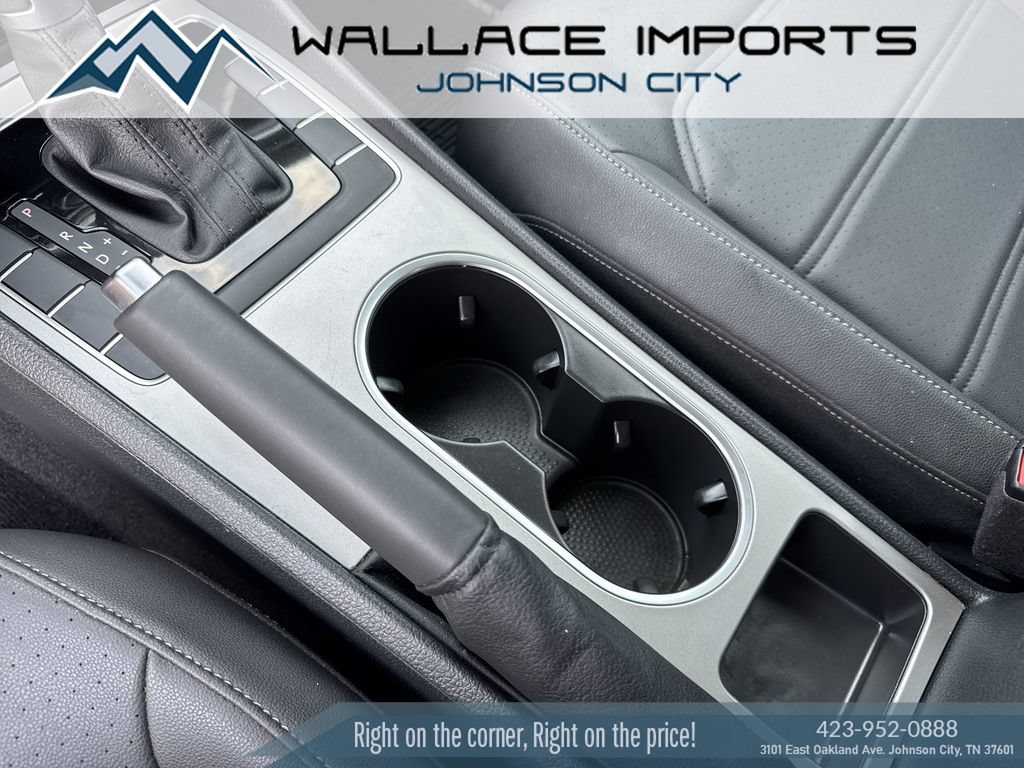 Used 2020 Volkswagen Passat 2.0T R-Line FWD image 17