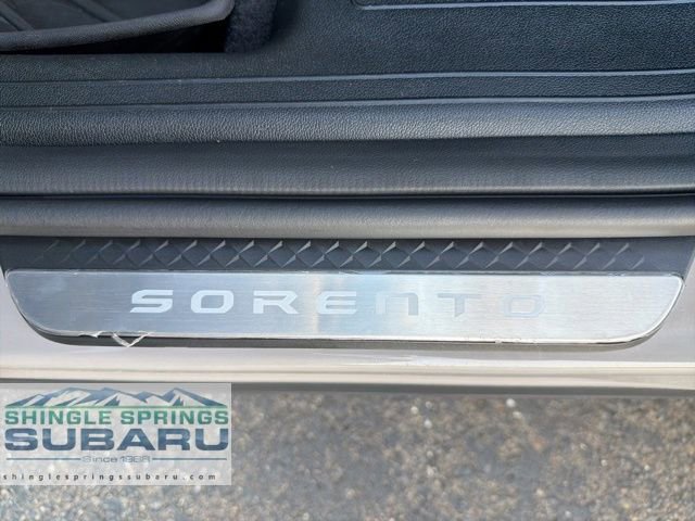 Used 2025 Kia Sorento SX image 34