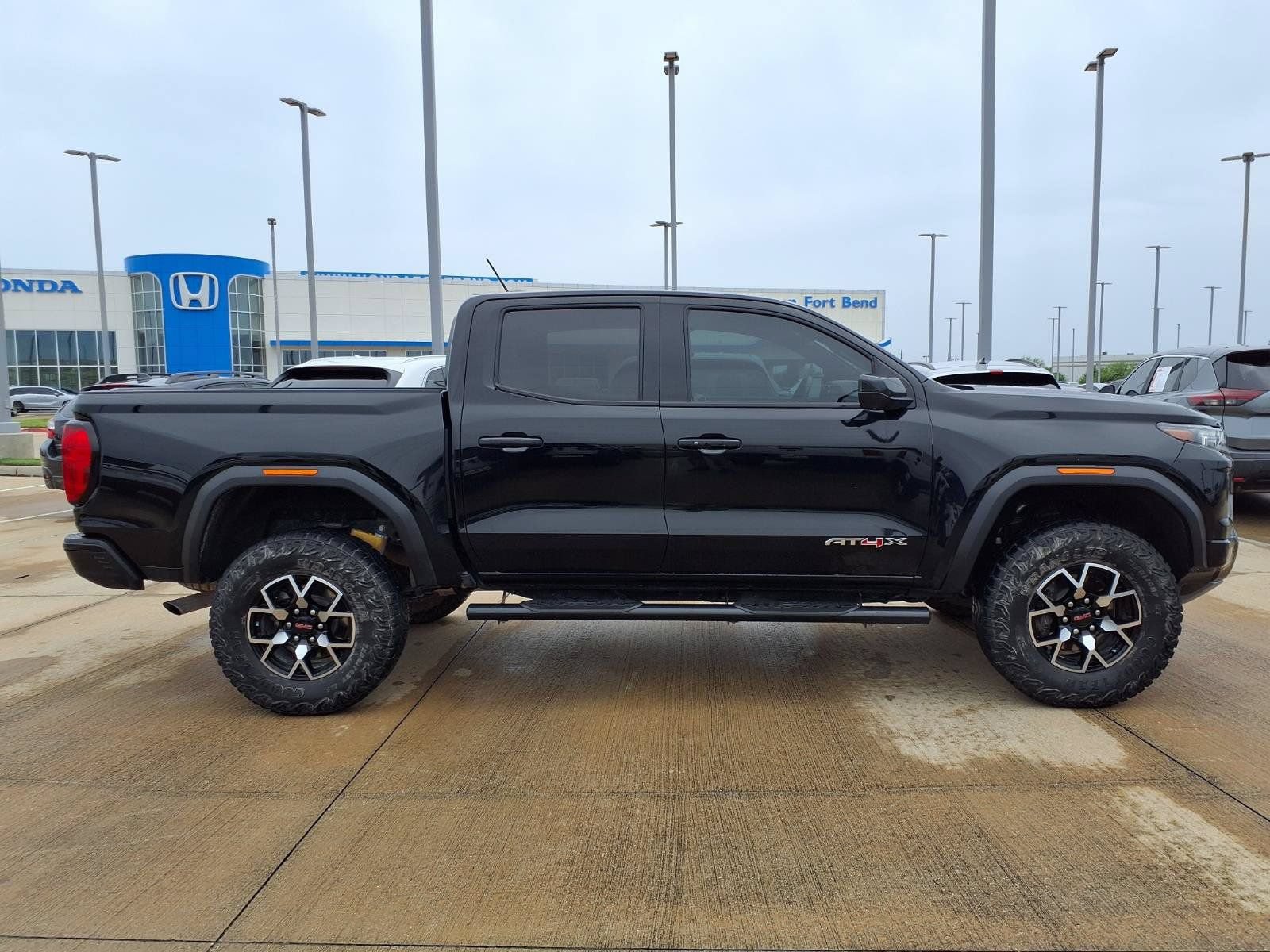 Used 2024 GMC Canyon AT4X AWD/4WD image 8