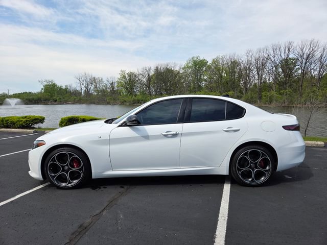 Used 2024 Alfa Romeo Giulia Ti AWD/4WD image 25