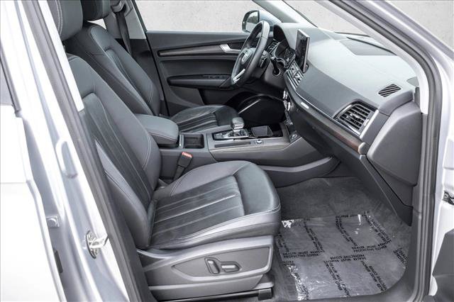 Used 2022 Audi Q5 2.0T Premium w/ Convenience Package AWD/4WD image 25