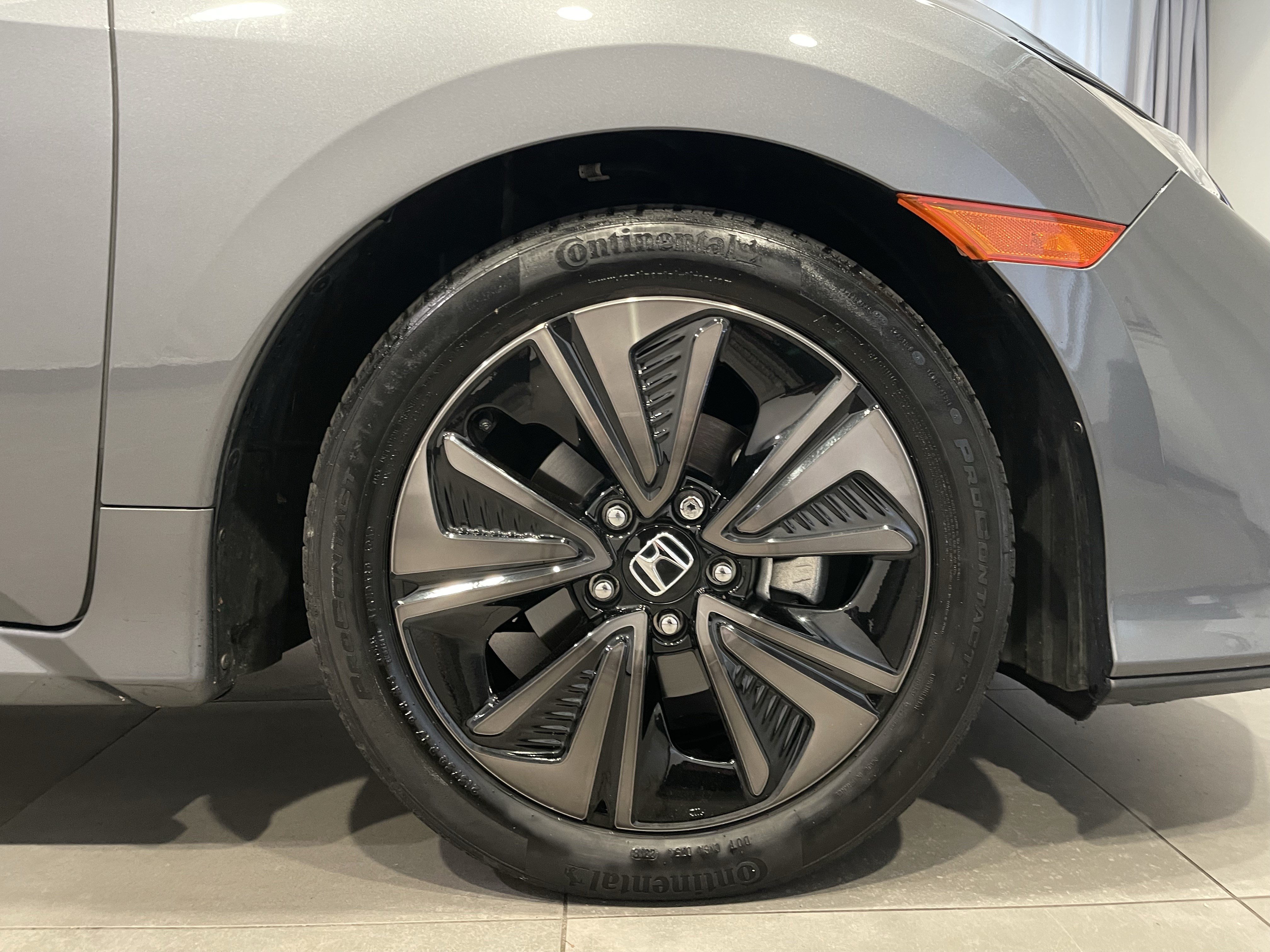 Used 2018 Honda Civic EX image 10