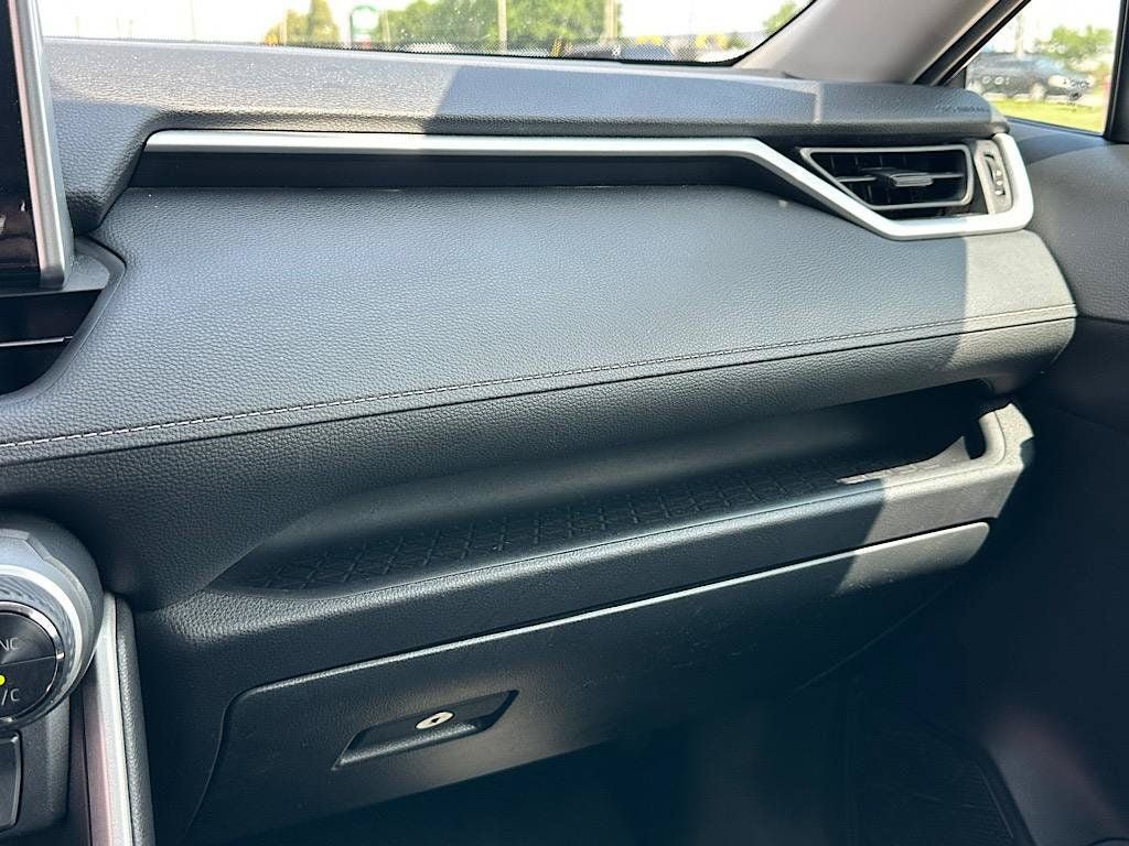 Used 2024 Toyota RAV4 XLE FWD image 28