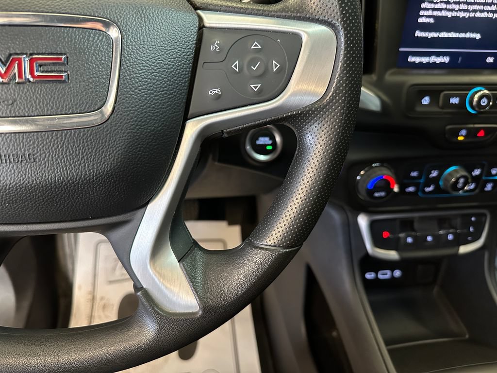 Used 2024 GMC Terrain SLE w/ Driver Convenience Package AWD/4WD image 12