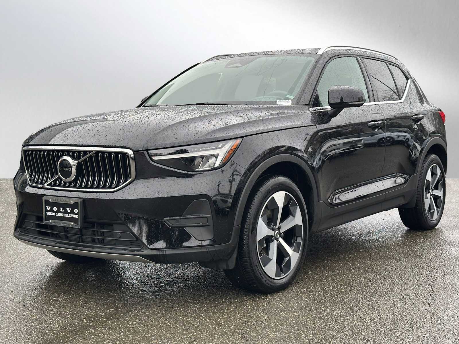 Used 2025 Volvo XC40 B5 Core w/ Protection Package Premier image 7