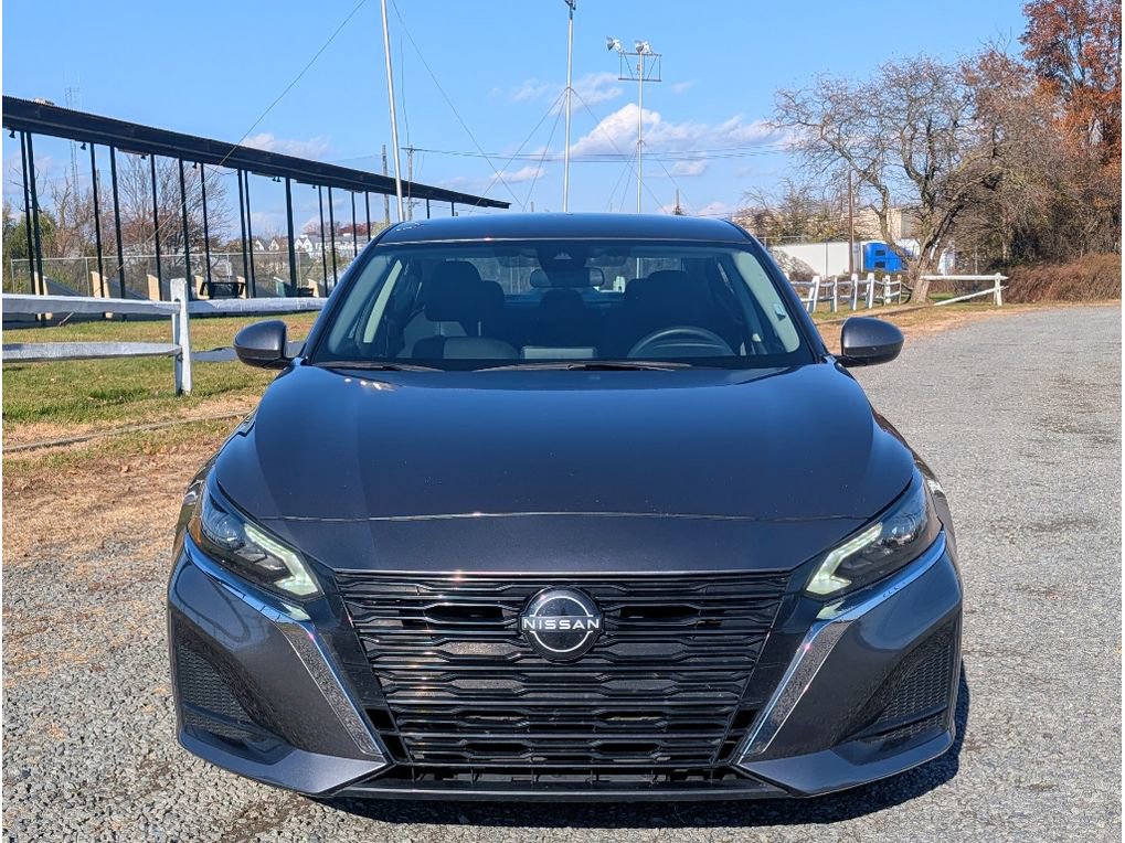 Used 2023 Nissan Altima 2.5 SV image 2