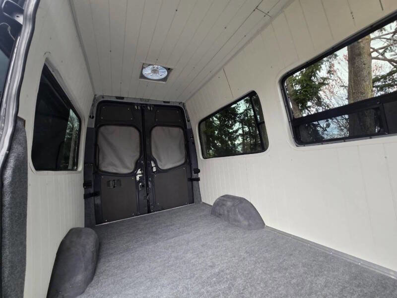 Used 2017 Mercedes-Benz Sprinter 2500 image 19
