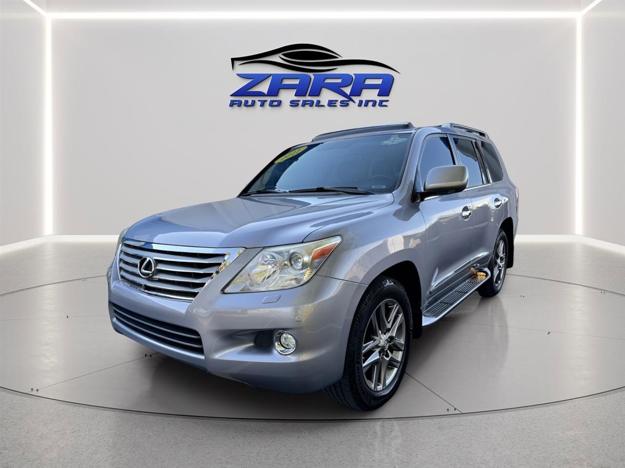 Used 2011 Lexus LX 570 4WD w/ Luxury Pkg image 2