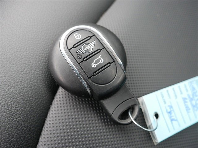 Used 2020 MINI Cooper 4-Door Hardtop w/ Premium Package image 37