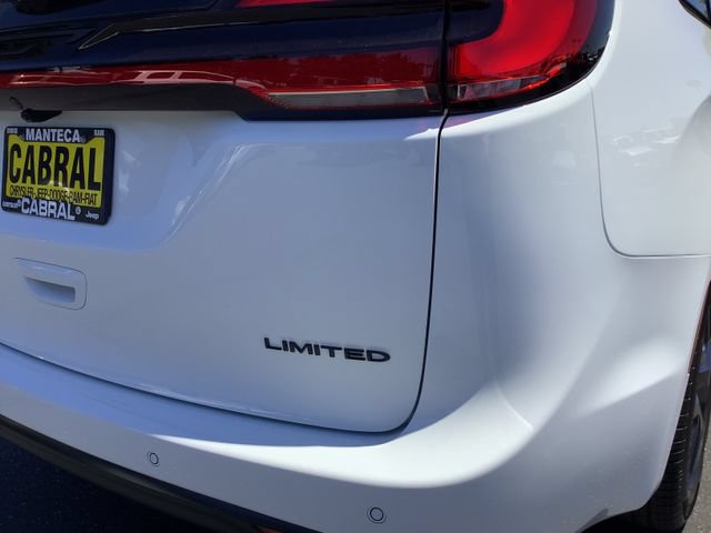 New 2027 Chrysler Pacifica Limited FWD image 43