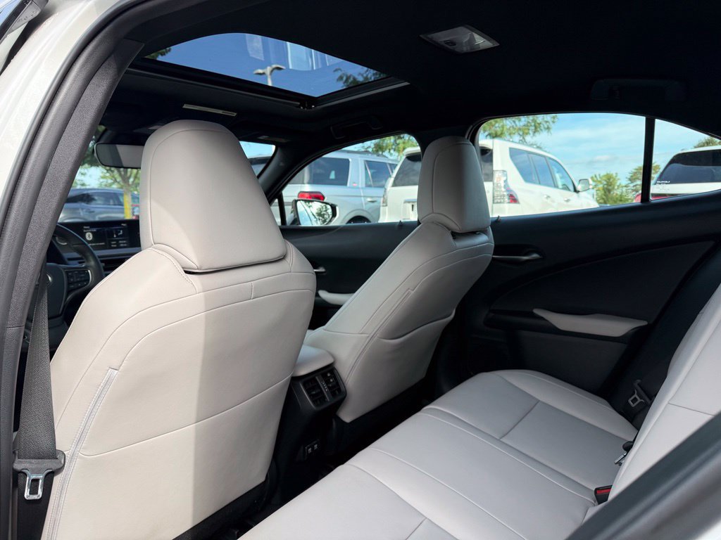 Used 2019 Lexus UX 250h w/ Premium Package AWD/4WD image 16