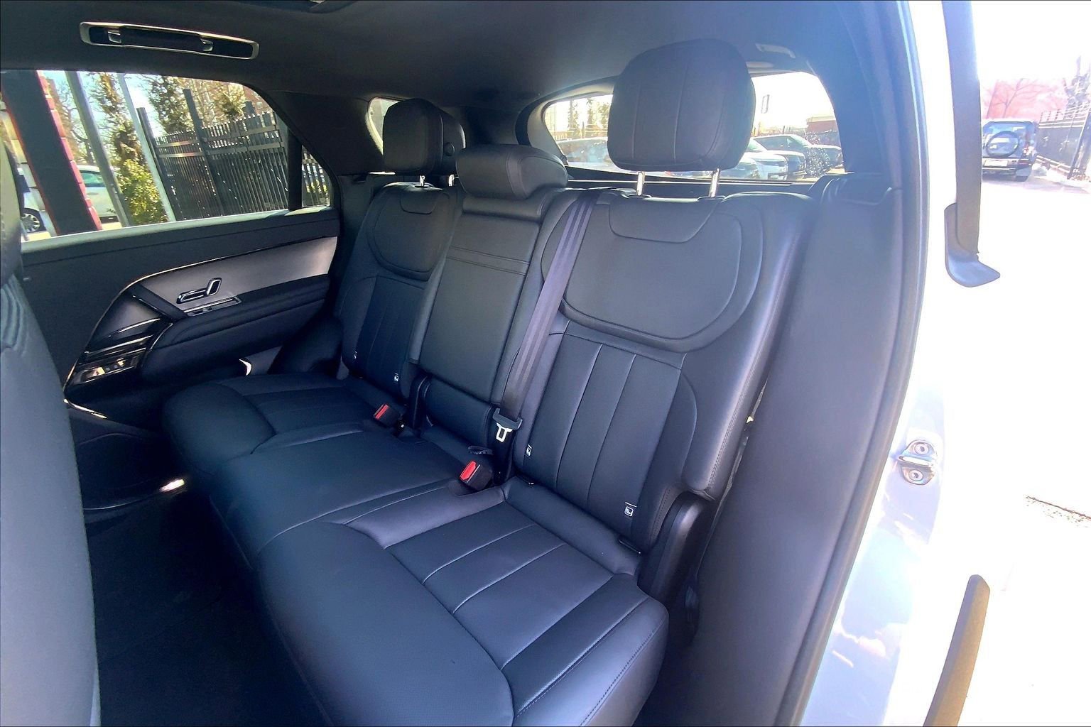 Used 2024 Land Rover Range Rover Sport SE image 20