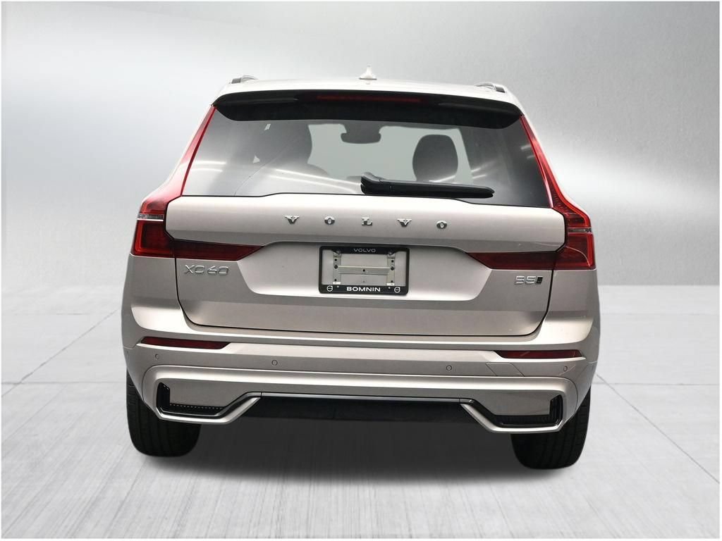 New 2026 Volvo XC60 B5 Plus AWD/4WD image 4