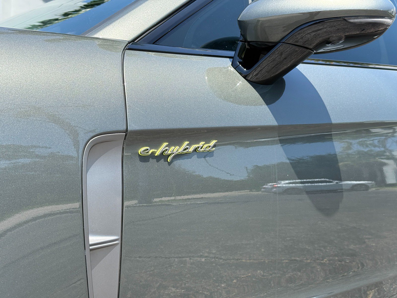 Used 2022 Porsche Panamera 4 Platinum Edition AWD/4WD image 14