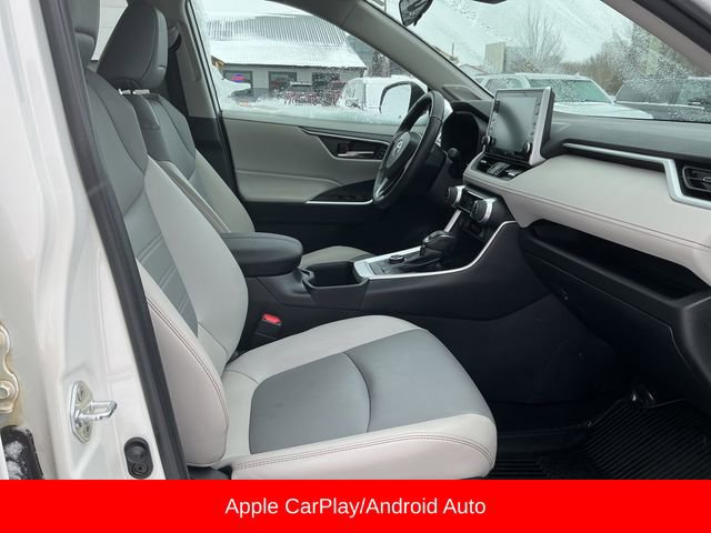 Used 2022 Toyota RAV4 XLE Premium image 22