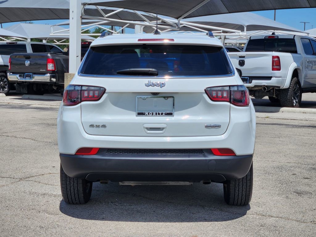 Used 2025 Jeep Compass Latitude AWD/4WD image 6