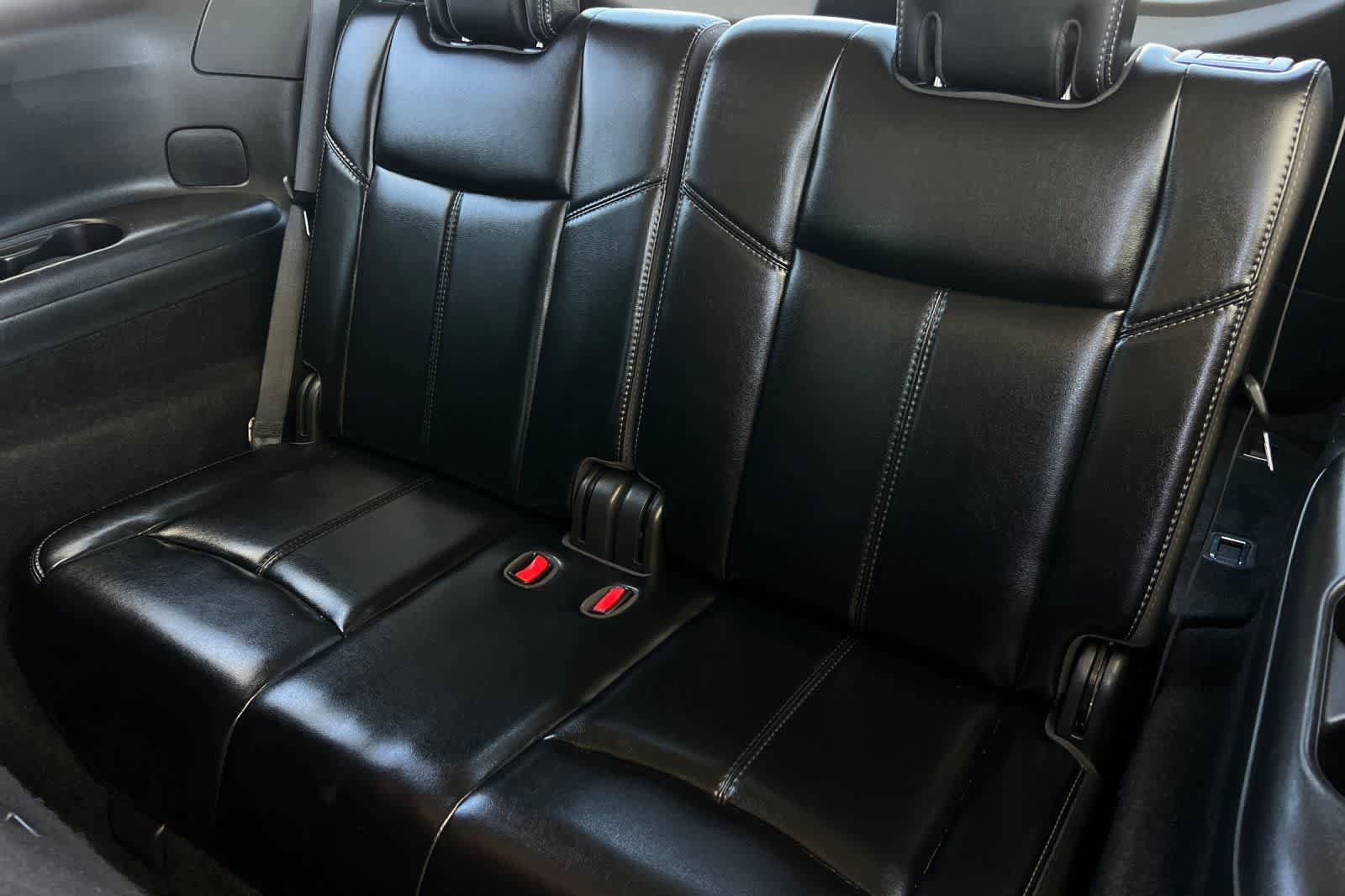 Used 2020 Nissan Pathfinder SL FWD image 18