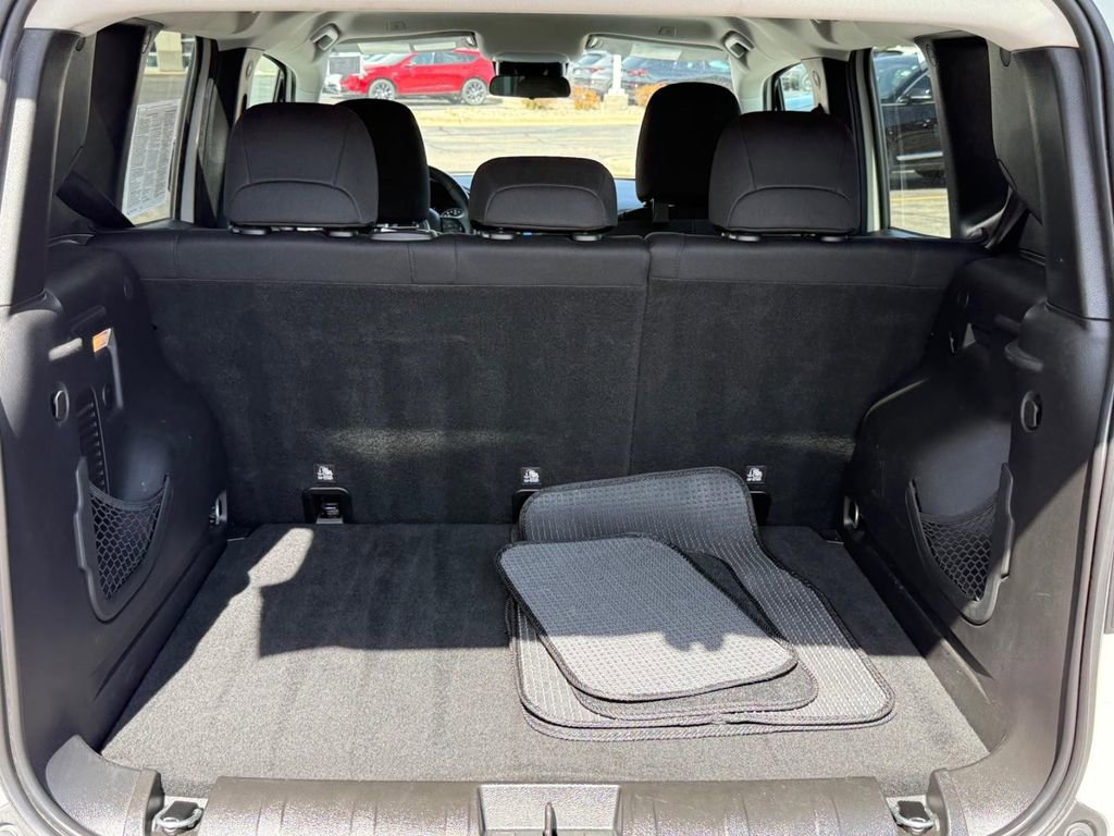 Used 2019 Jeep Renegade Altitude w/ Quick Order Package 2XM FWD image 5