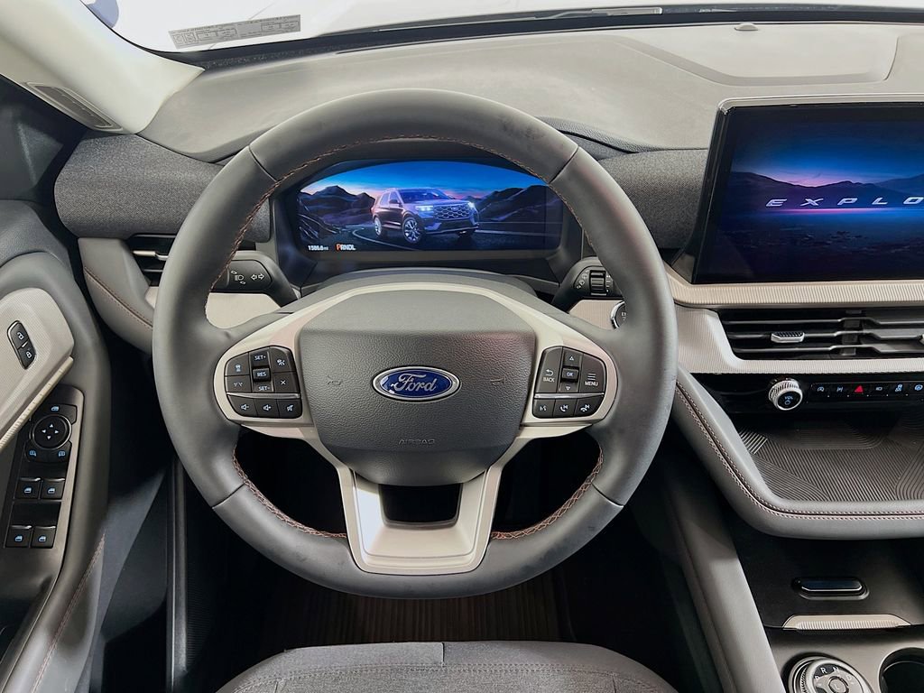 Used 2025 Ford Explorer Active image 15