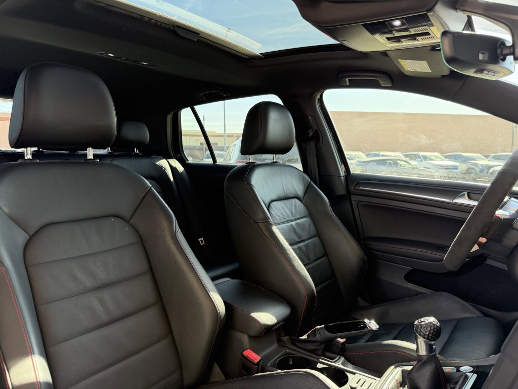 Used 2019 Volkswagen GTI SE w/ SE Experience Package image 38