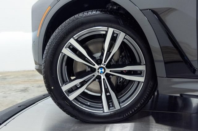 Certified 2026 BMW X7 xDrive40i w/ M Sport Package AWD/4WD image 27