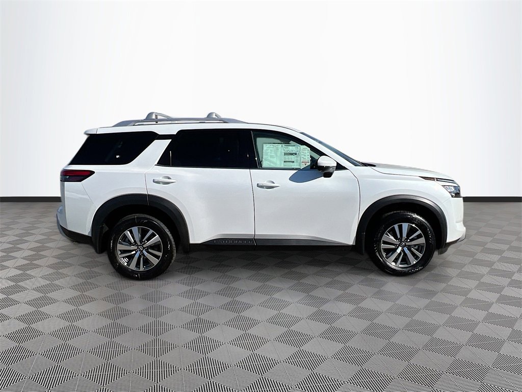 New 2025 Nissan Pathfinder SL image 8