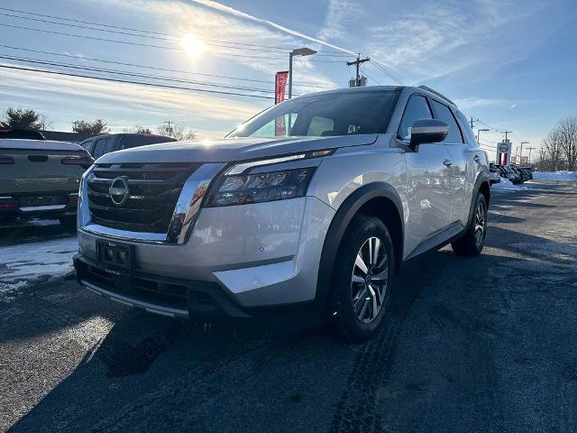 Certified 2025 Nissan Pathfinder SL image 4