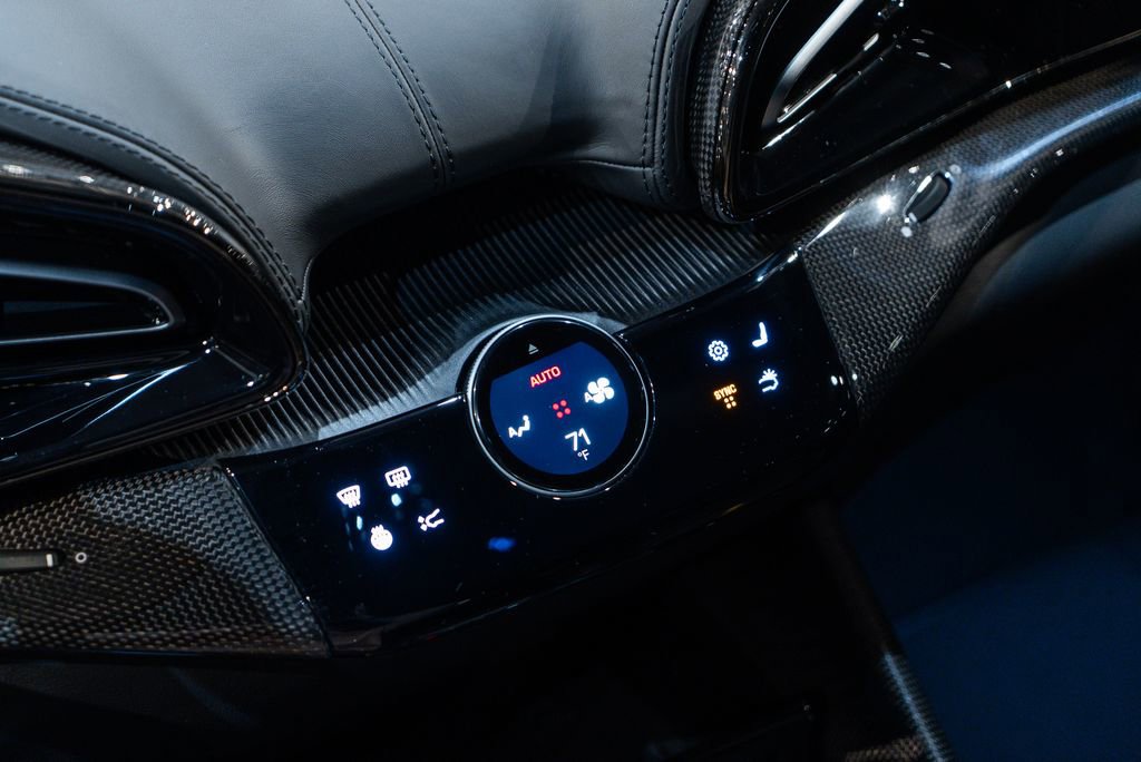 Certified 2025 Ferrari Purosangue AWD/4WD image 36