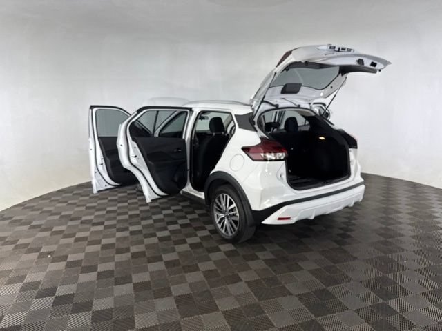 Used 2024 Nissan Kicks SV FWD image 16