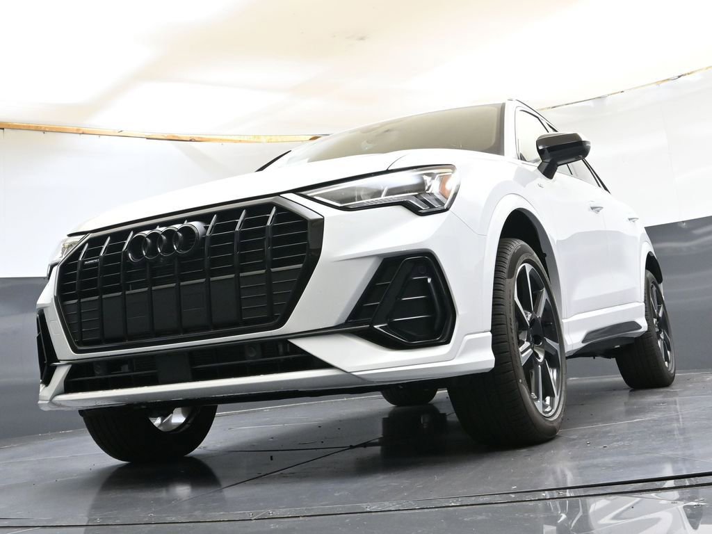 Used 2025 Audi Q3 2.0T Premium Plus w/ Premium Plus Package image 38