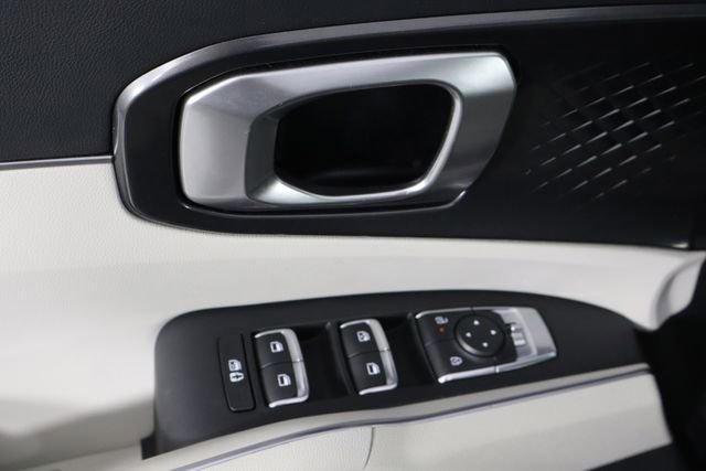 Used 2025 Kia Sorento EX image 23