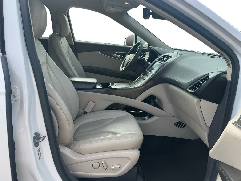Used 2016 Lincoln MKX Select w/ Select Plus Package FWD image 22