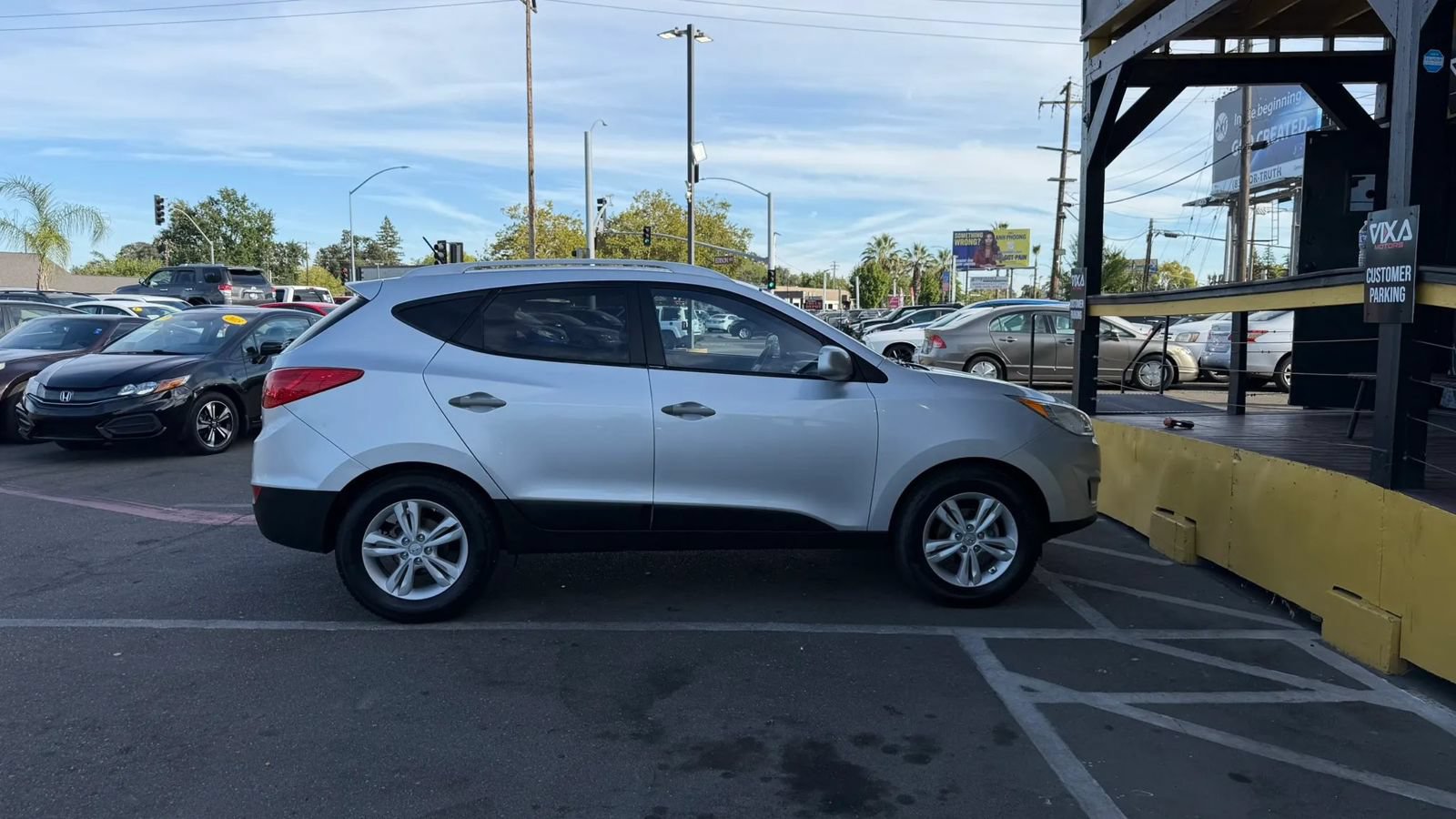 Used 2010 Hyundai Tucson GLS w/ Popular Equipment Pkg 2 FWD image 4