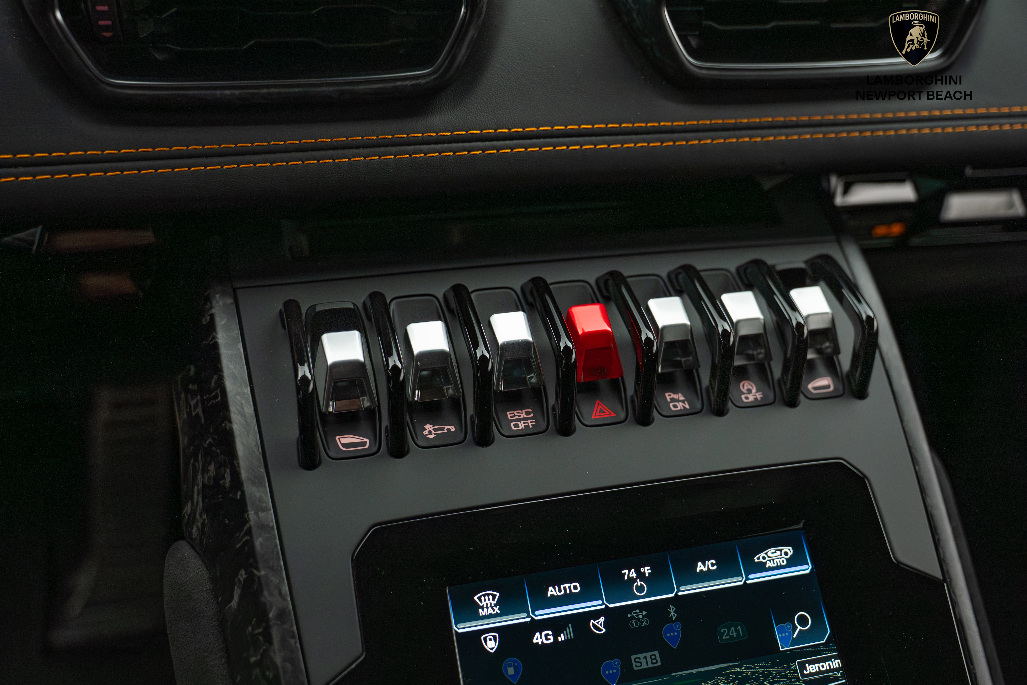 Used 2020 Lamborghini Huracan EVO image 32